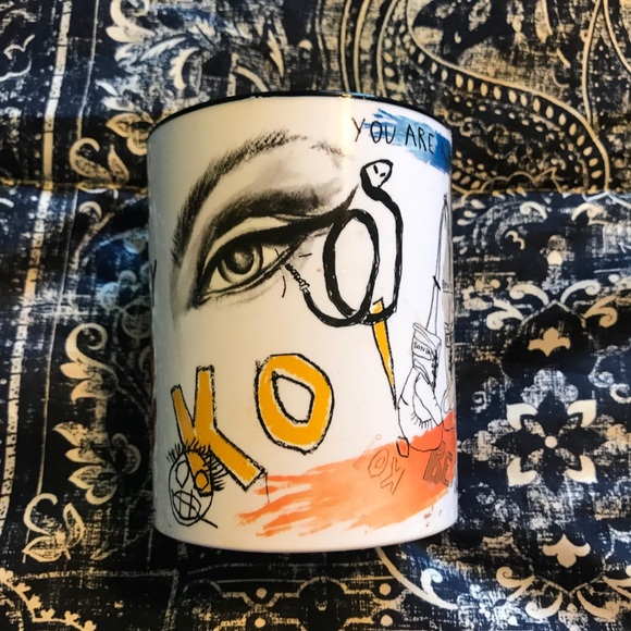 Knockout beauty brush holder. - Picture 1 of 4